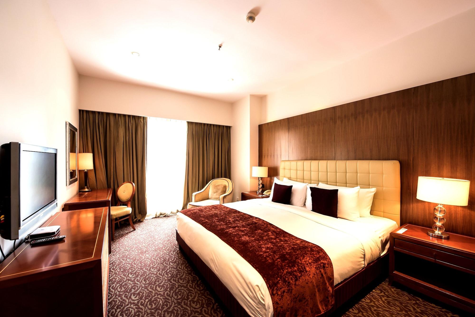 โอ๊ควูด พรีเมียร์ เพรสทีจ - ยูบี ซิตี้ Hotel บังกาลอร์ ภายนอก รูปภาพ