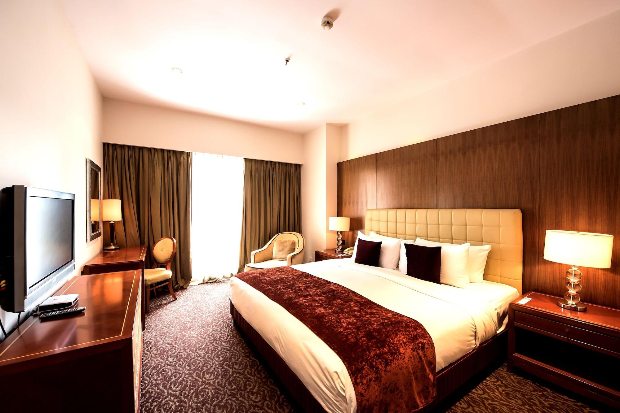 โอ๊ควูด พรีเมียร์ เพรสทีจ - ยูบี ซิตี้ Hotel บังกาลอร์ ภายนอก รูปภาพ